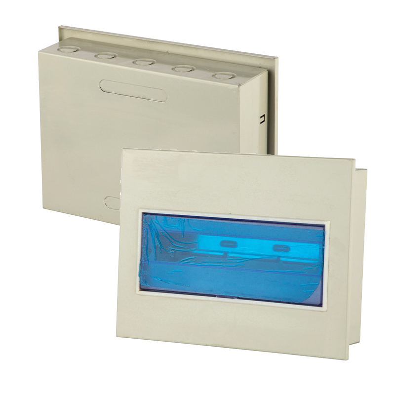 Панель управления с несколькими автоматическими выключателями